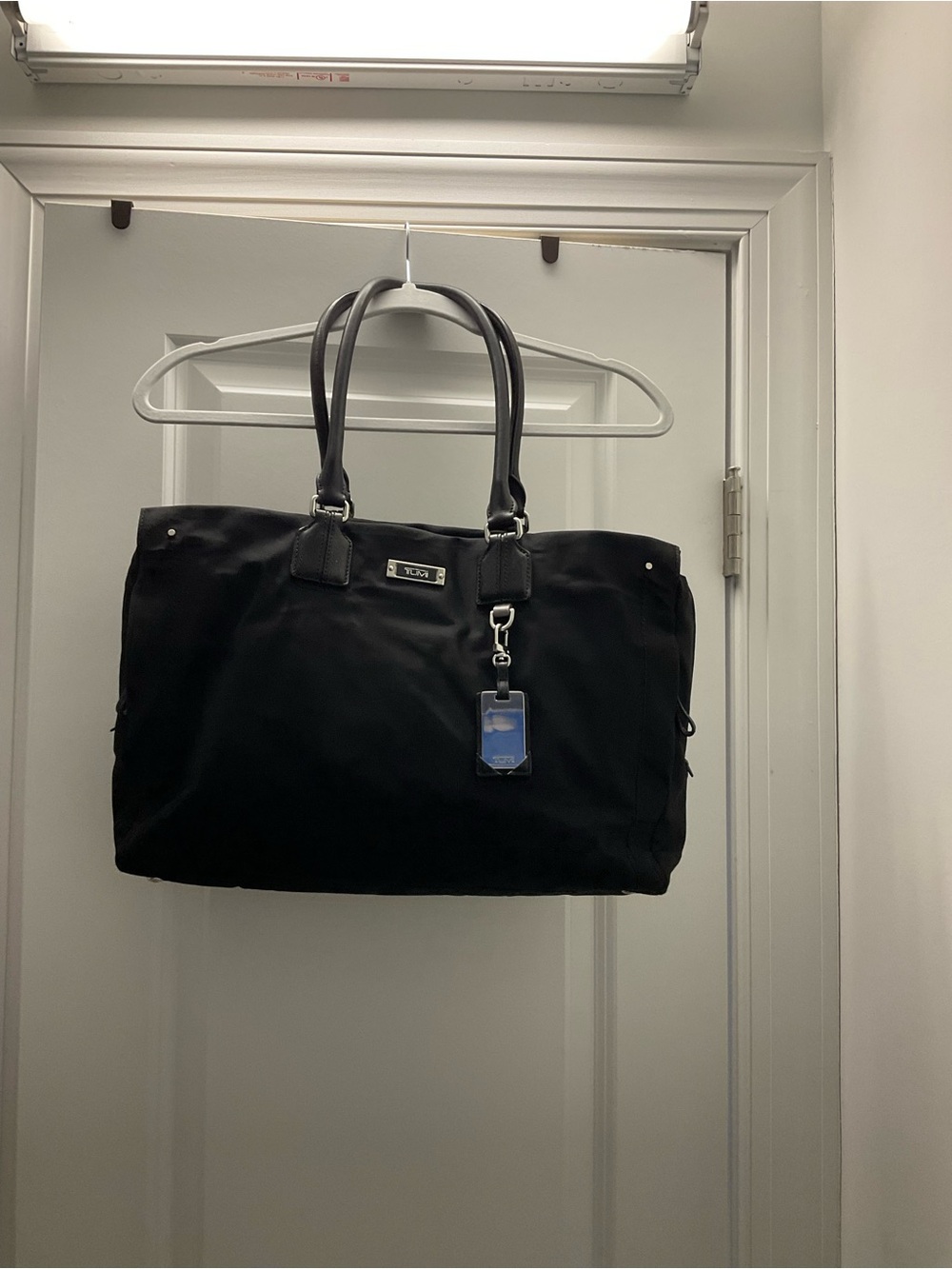 Tumi Black Nylon Tote with Leather Handles and Tag - Picture 2 of 12
